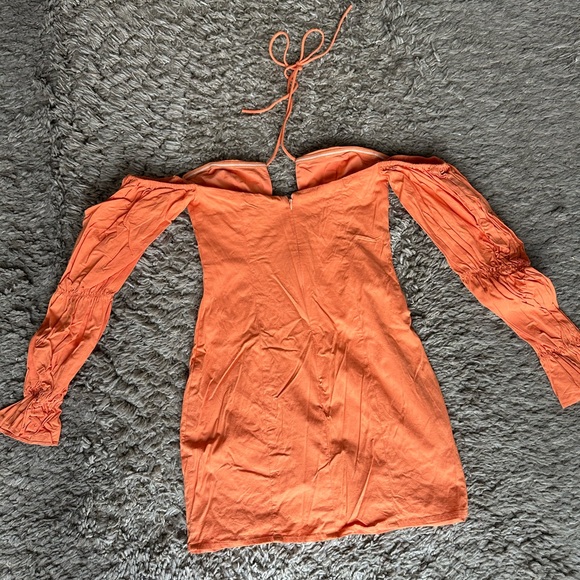 Orange halter mini dress with sleeves - Picture 4 of 10
